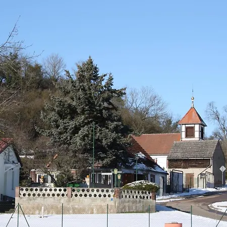 Landhotel Felchow فندق 4*