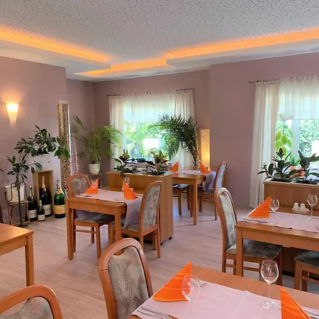 Landhotel Felchow فندق 4*