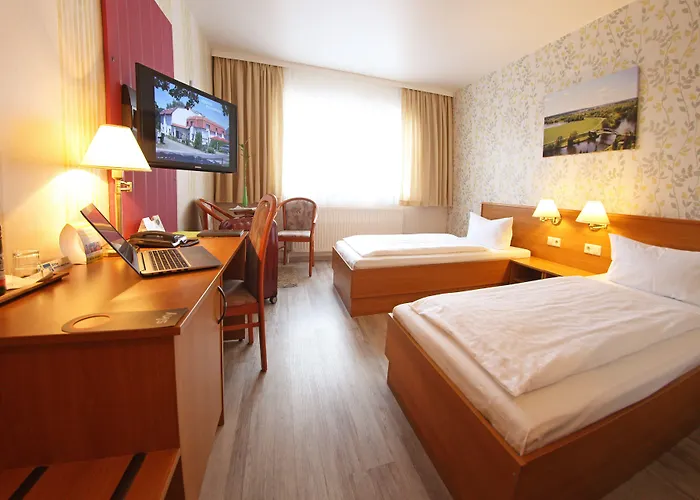 호텔 Landhotel Felchow 4*